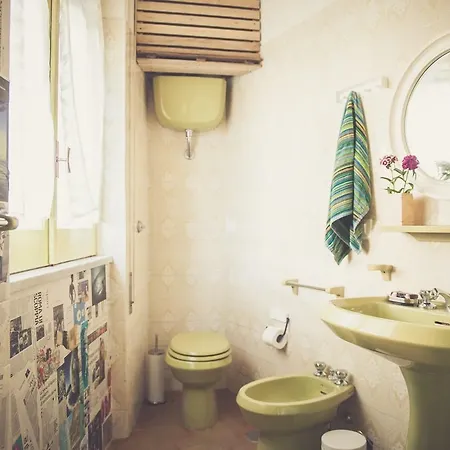 Nomad Bed & Breakfast 3*