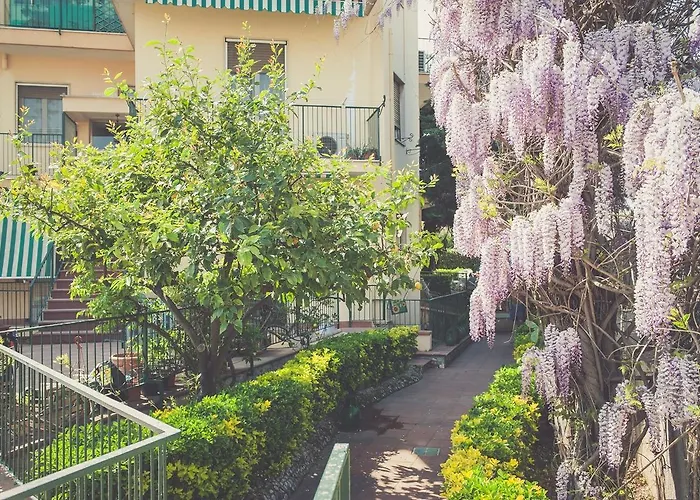 Nomad Bed and Breakfast