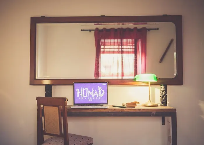 Bed and Breakfast Nomad